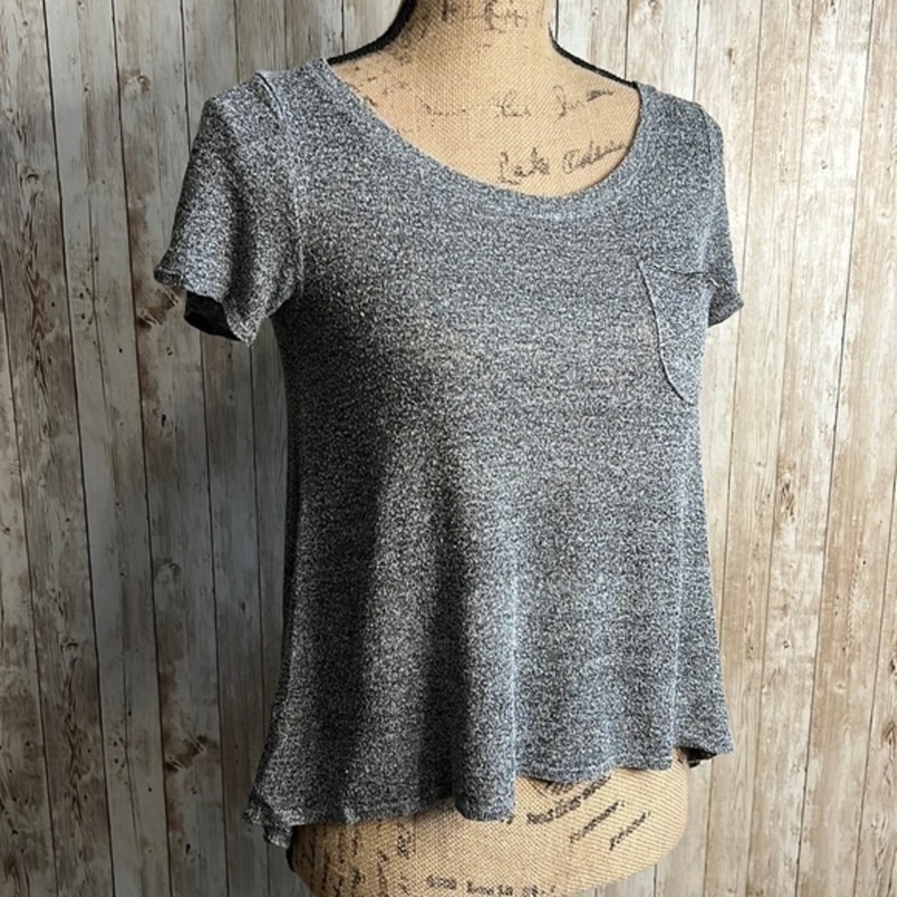 🐺Abercrombie & Fitch grey Short Sleeved Swoop Neck with Pocket